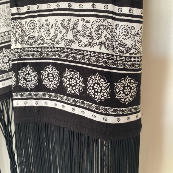 H&M Loves Coachella Patterned Kimono - Picture 5 of 8